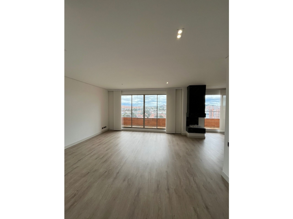 Apartamento dúplex con balcones para venta en La Calleja