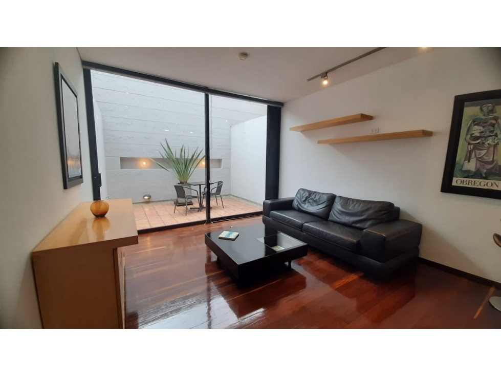 Apartamento dúplex con terraza para arriendo en Santa Bárbara Alta
