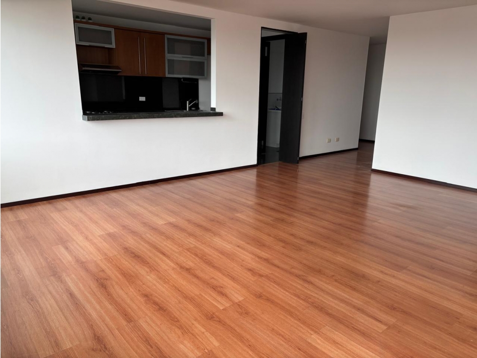 Iluminado apartamento para Arriendo en Bella Suiza Alta — foto 2