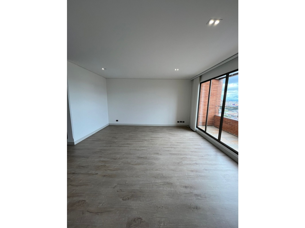 Apartamento dúplex con balcones para venta en La Calleja — foto 4