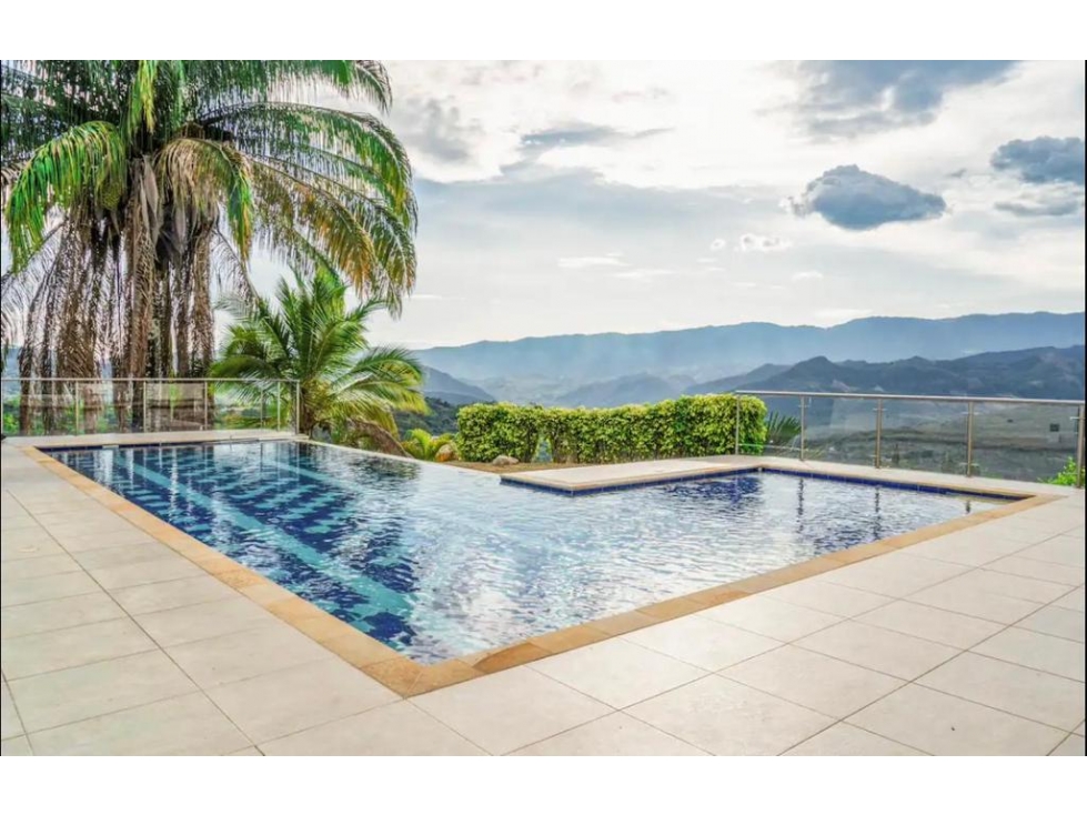 Casa Campestre Amoblada en Venta, en Anapoima