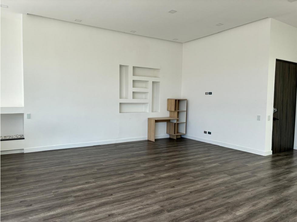 Penthouse remodelado para arriendo en La Carolina — foto 2