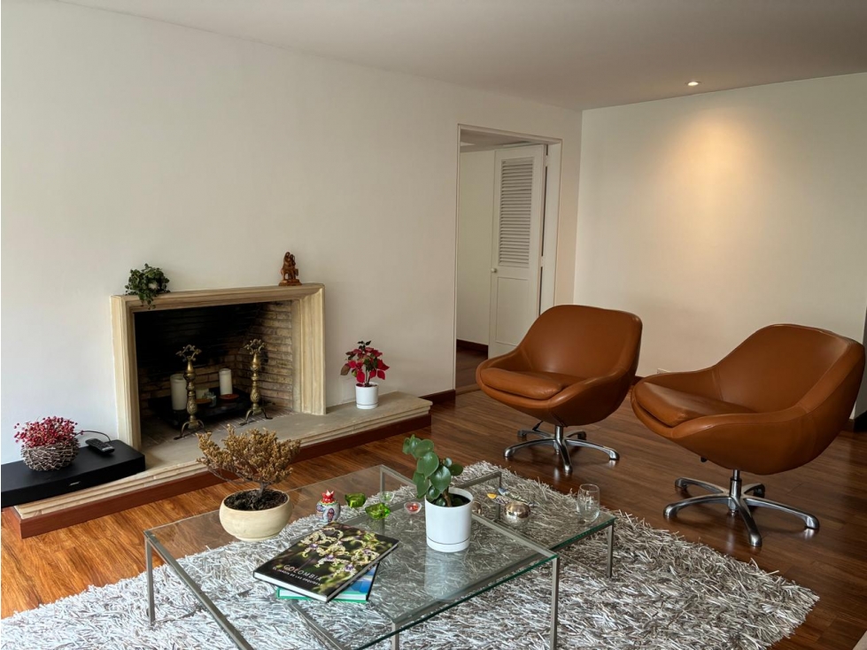 Iluminado Apartamento para Arriendo en Bosque Medina