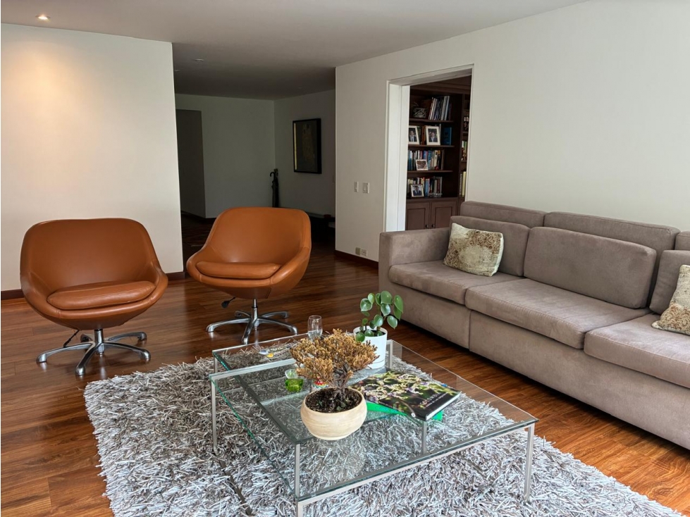 Iluminado Apartamento para Arriendo en Bosque Medina — foto 2