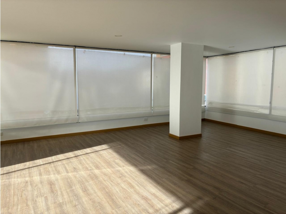 Apartamento remodelado para arriendo en Santa Bárbara — foto 2