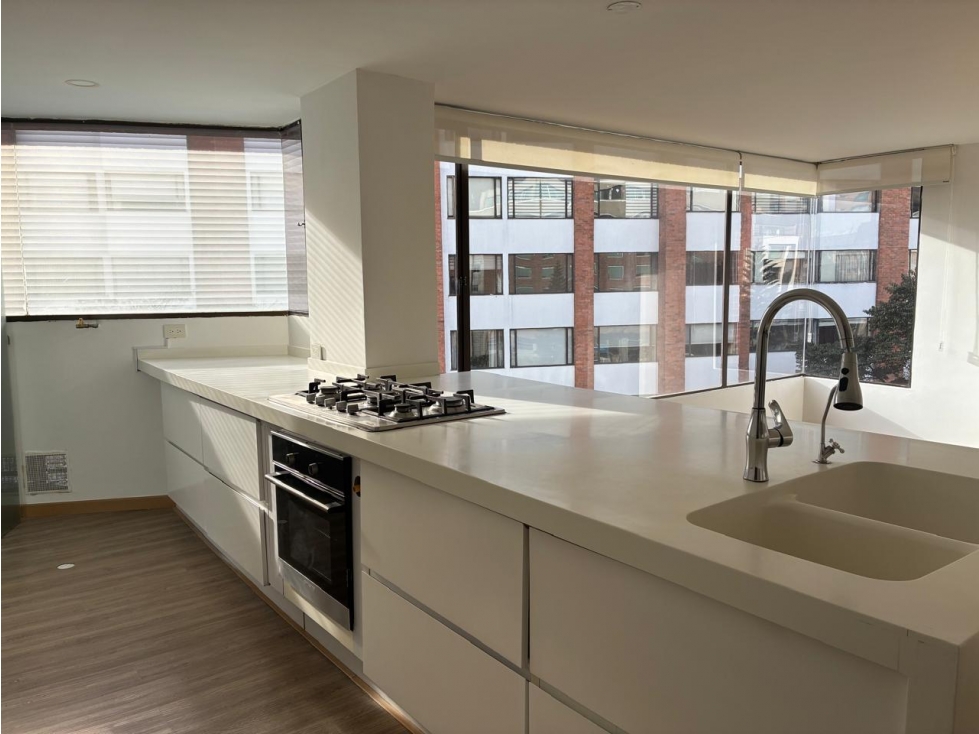 Apartamento remodelado para arriendo en Santa Bárbara — foto 5