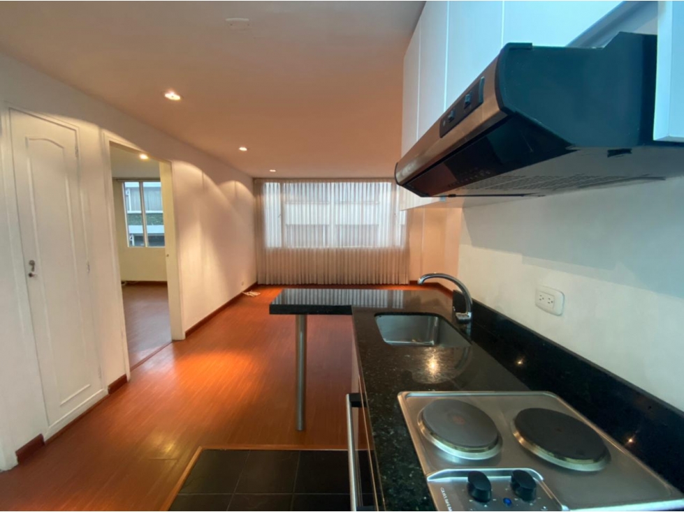 Iluminado apartamento para arriendo en Chicó — foto 3