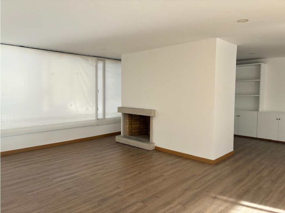 Apartamento remodelado para arriendo en Santa Bárbara — foto 3