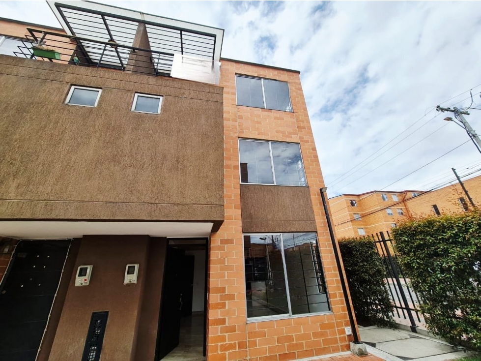 PUERTO MADERO-CASA EN VENTA-MOSQUERA-CMO0047PMAD-(AGJJ) — foto 4