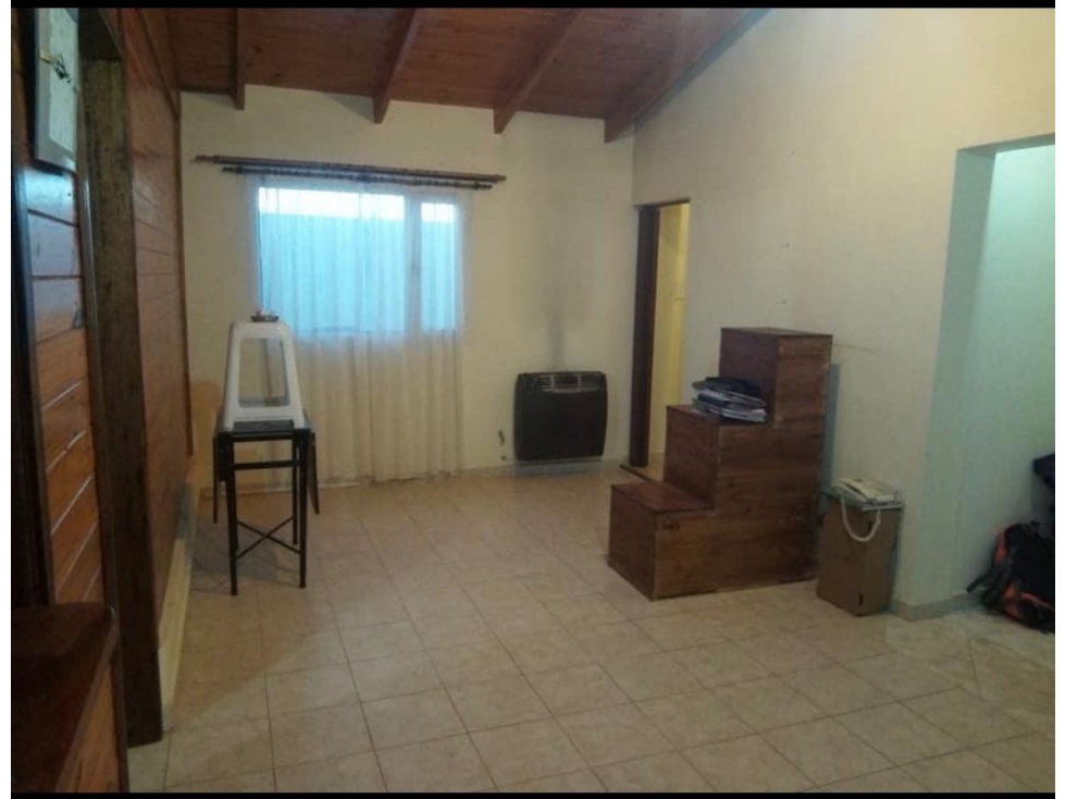 CASA 5 AMBIENTES - 3DOR-QUINCHO-GARAGE- PICO TRUNCADO-STA CRUZ - 4
