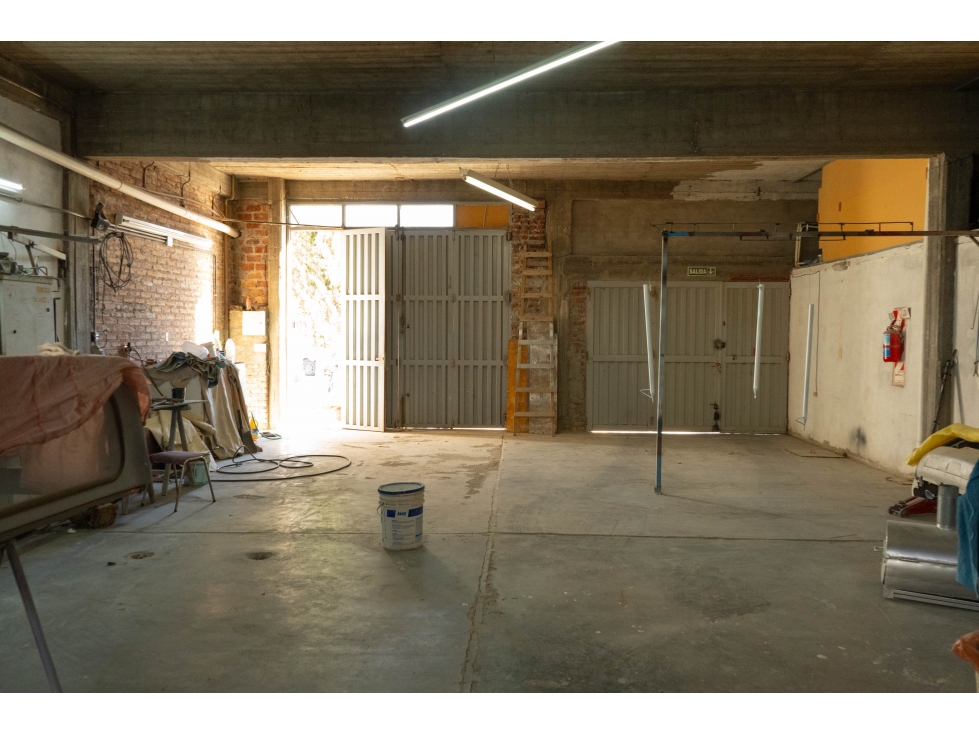 GALPÓN (LOCAL COMERCIAL) + 3 DEPARTAMENTOS 303.25 m2 - PUERTO MADRYN - 2