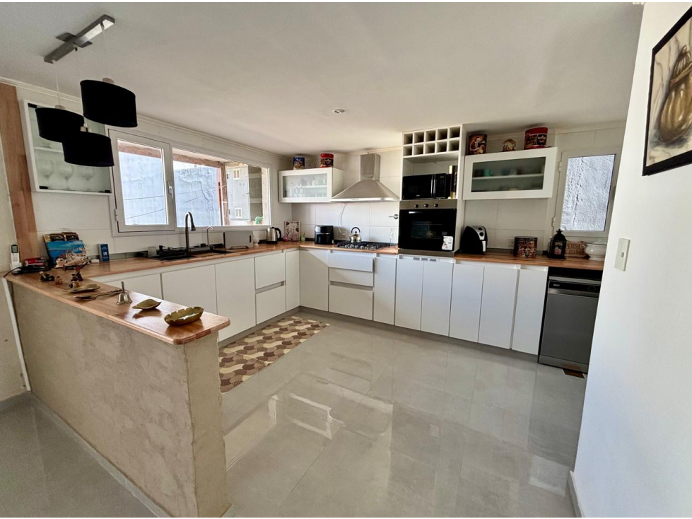 CASA 4 AMBIENTES - COCHERA - PATIO - B° ESTILO SOLANA - PTO MADRYN — foto 4
