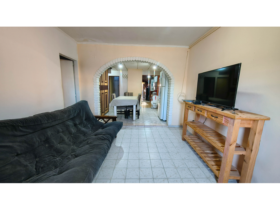 CASA 5 AMBIENTES + GARAGE/QUINCHO + PATIO - 51 VIVIENDAS - PTO MADRYN - 2