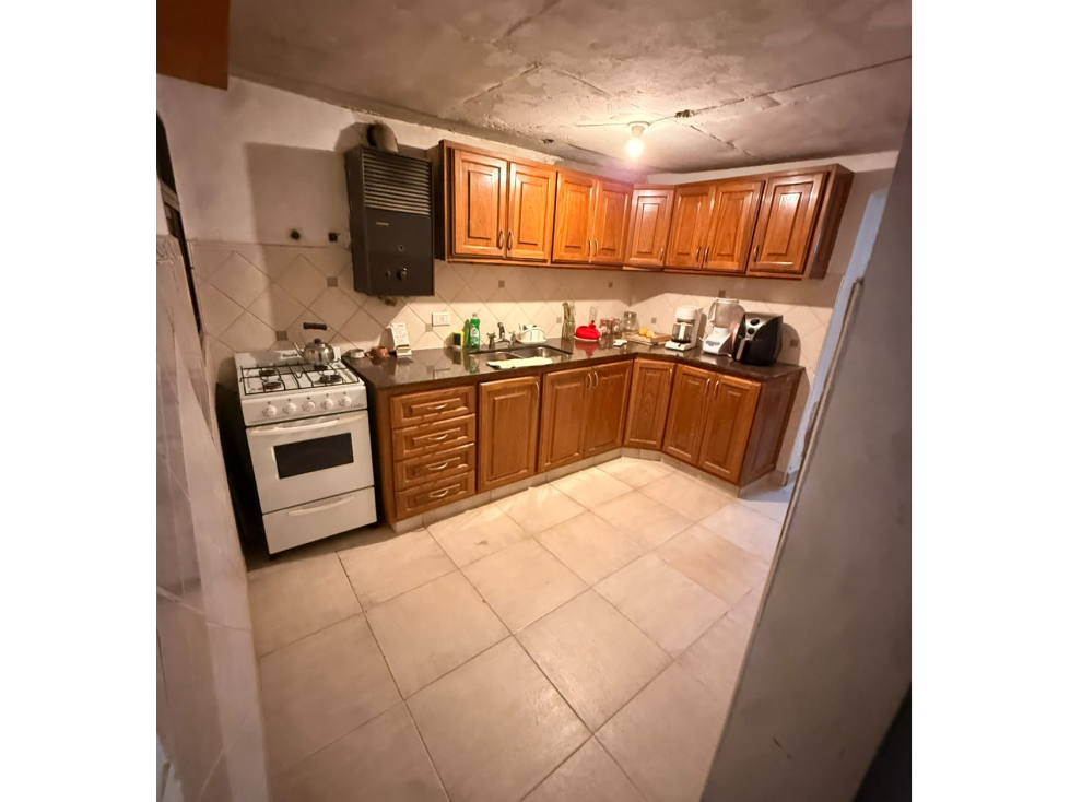 CASA 3 DORMITORIOS - COCHERA - PATIO - PTO MADRYN - 3