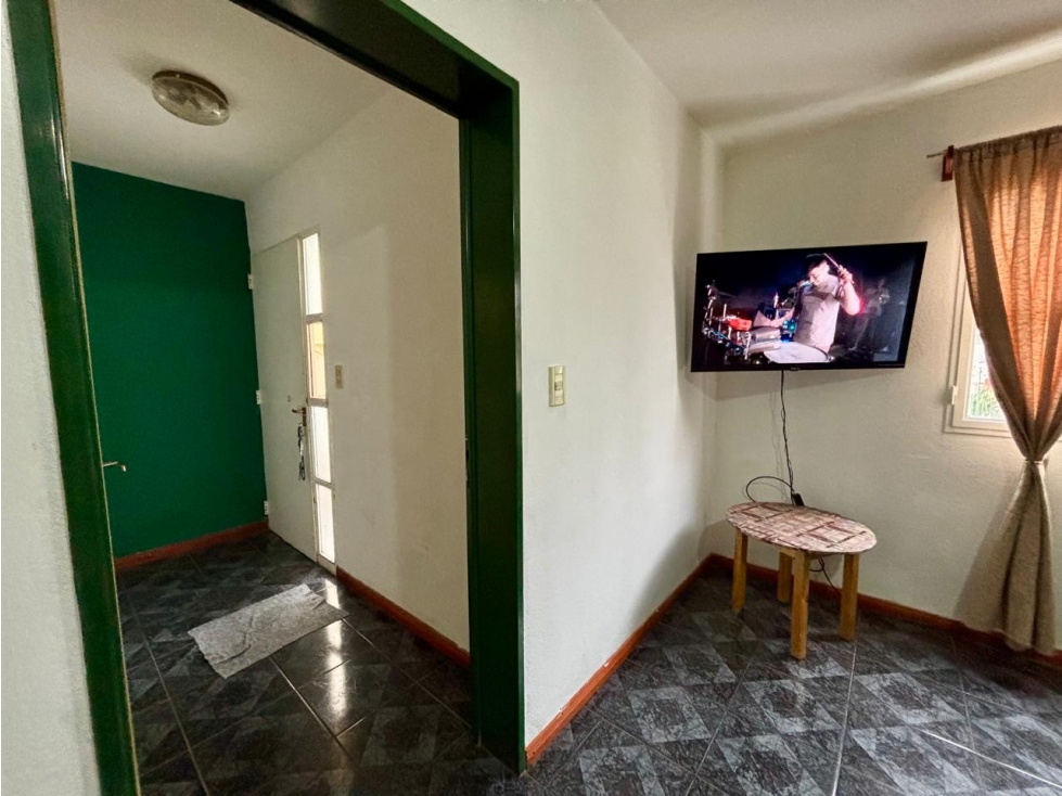 CASA 4 DORMITORIOS - PATIO - QUINCHO - TRELEW - 3