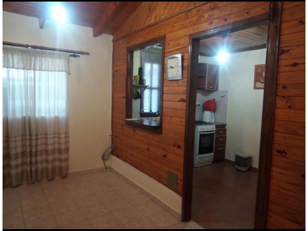 CASA 5 AMBIENTES - 3DOR-QUINCHO-GARAGE- PICO TRUNCADO-STA CRUZ - 3