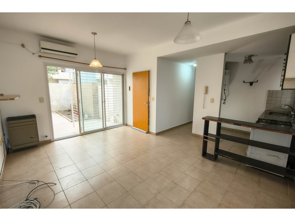 DEPARTAMENTO PB 3amb/ Cochera/ Patio - PUERTO MADRYN - 2