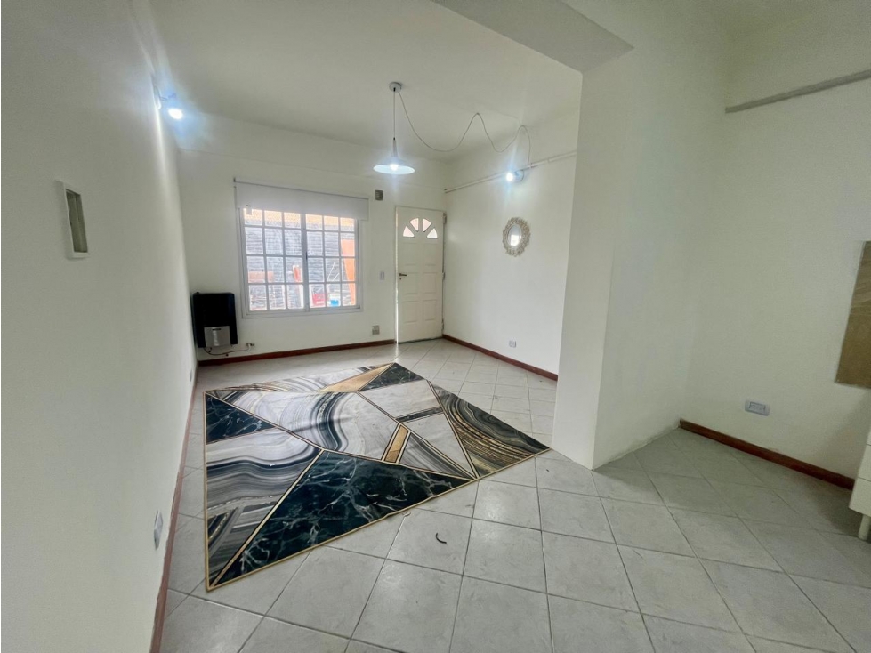 DEPARTAMENTO MONOAMBIENTE - Planta Baja "2" - La Triniad 68 - Madryn - 6