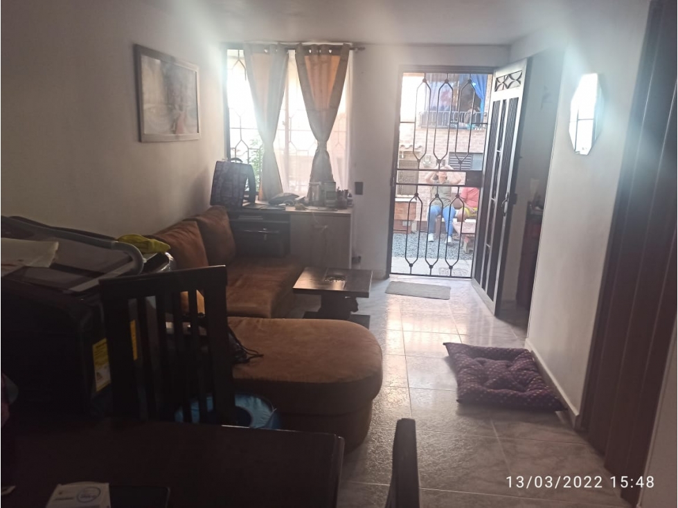 Se vende casa de 3 pisos unifamiliar en el barrio Florencia Medellin