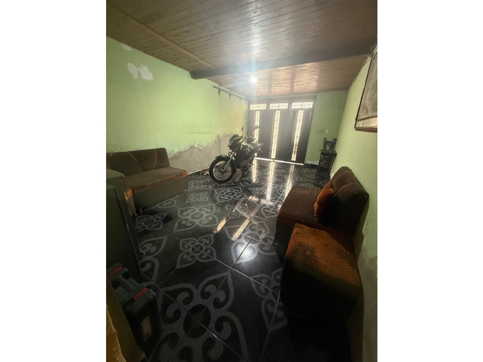 Se vende apartamento en Manrique — foto 3
