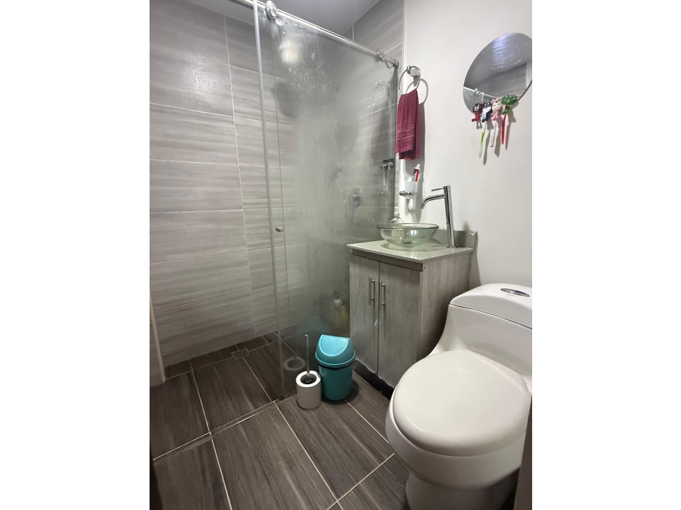 Se vende apartamento en Manrique Central — foto 4