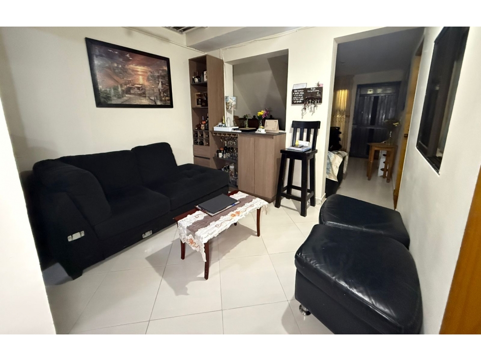 Se vende casa en un primer piso sector Castilla