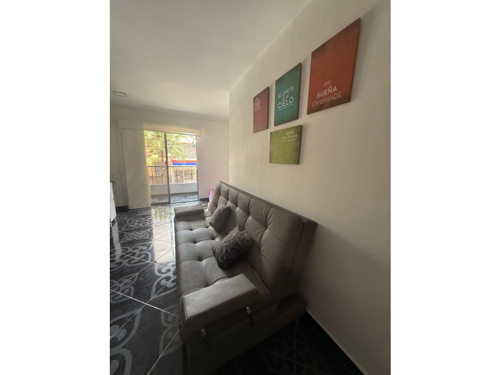 Se vende apartamento en Manrique Central