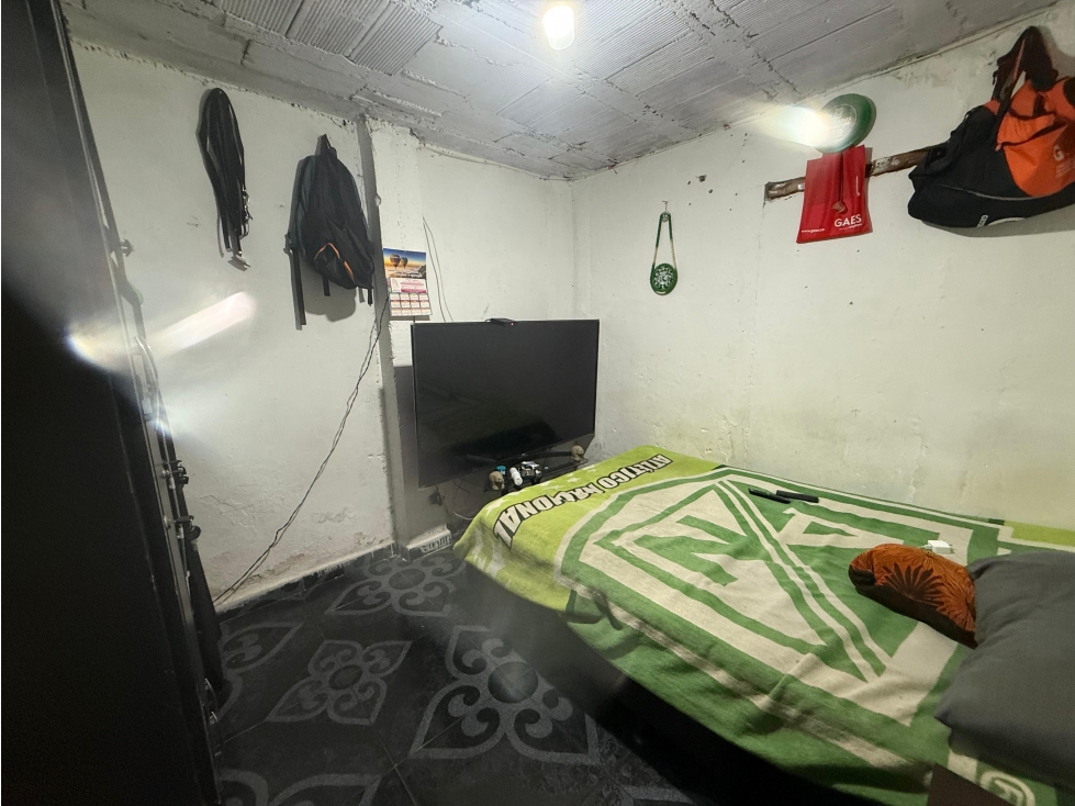 Se vende apartamento en Manrique — foto 2