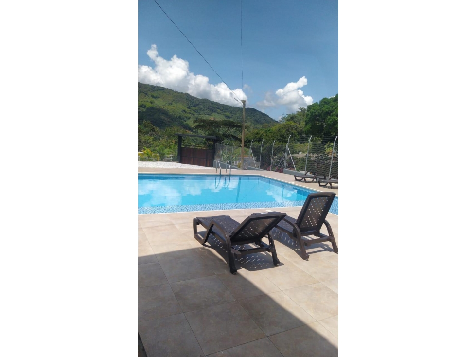 Venta de hermosa finca de descanso en Cocorna - 1