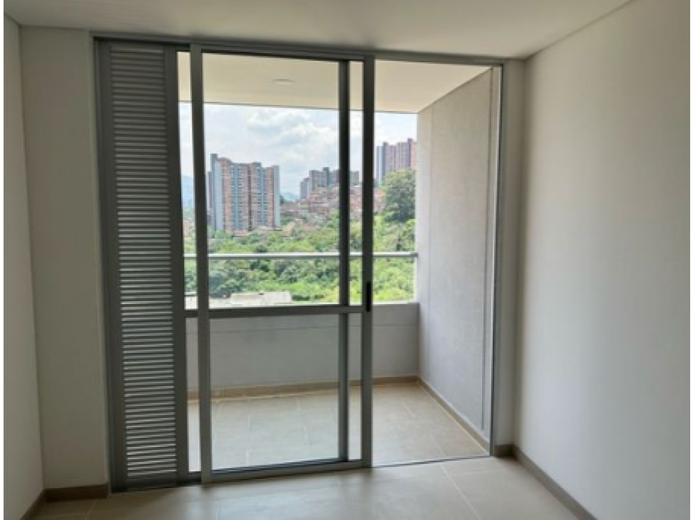 Apartamento en venta en Guayabal Entrevillas — foto 2