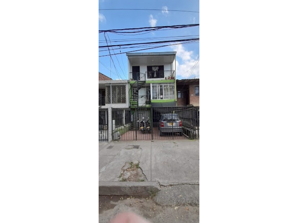 SE VENDE CASA EXT, 3 PISOS INDEP, EL POBLADO 1 BENEFICIO RENTA SRM