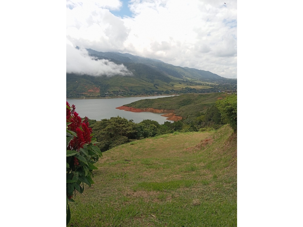 VENTA LOTE PARCELACION FRENTE AL LAGO CALIMA CH - 2