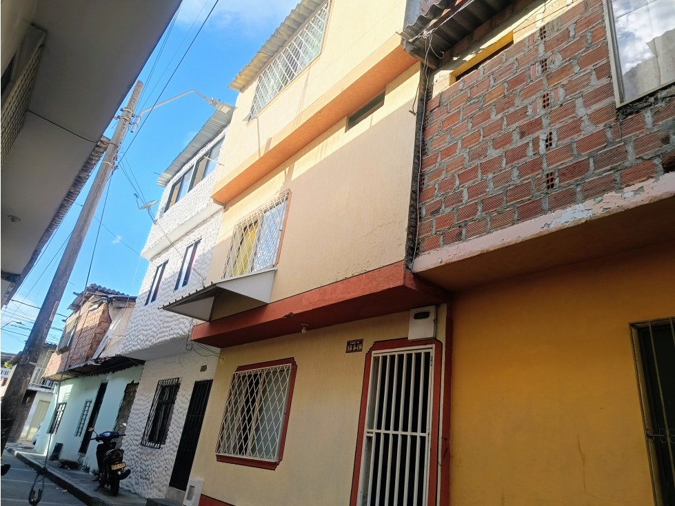 VENTA CASA UNIFAMILIAR ORIENTE PETECUY 2