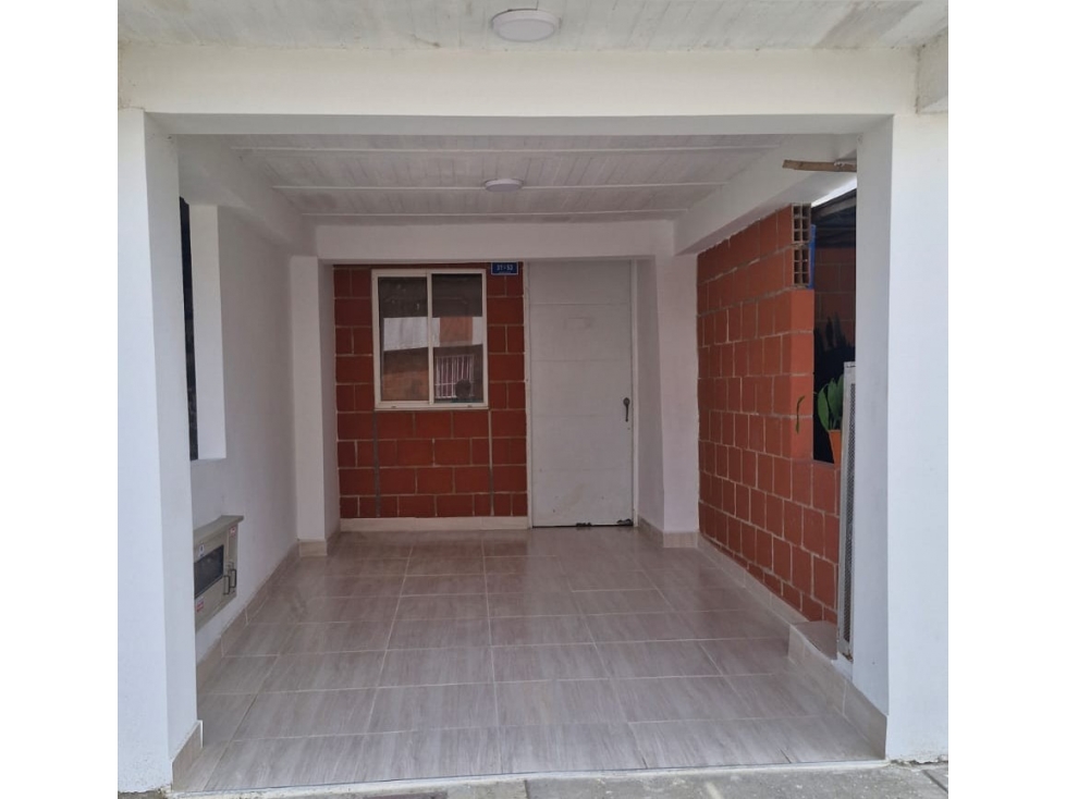 VENTA CASA 2 PISOS B. MANZANARES CIUDAD DEL VALLE - CANDELARIA CH