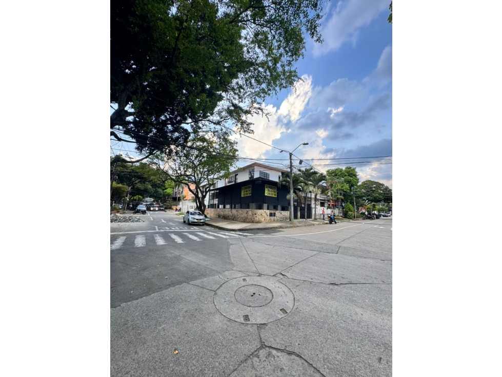 EDIFICIO ESQUINERO EN SAN FERNANDO