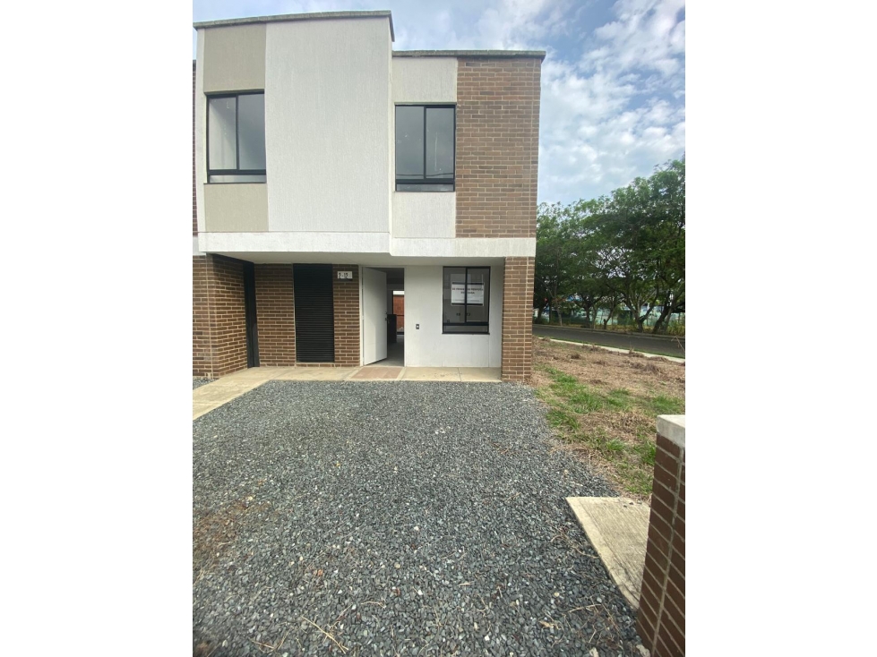 CASA EN VENTA EN JAMUNDI EXTERNA ESQUINERA RQ