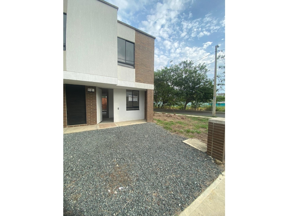 CASA EN VENTA EN JAMUNDI EXTERNA ESQUINERA RQ — foto 2