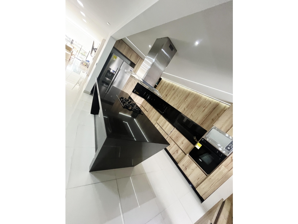 SE VENDE CASA TIPO LUXURY EN CONDOMINIO EN PRADOS DEL LIMONAR. JT