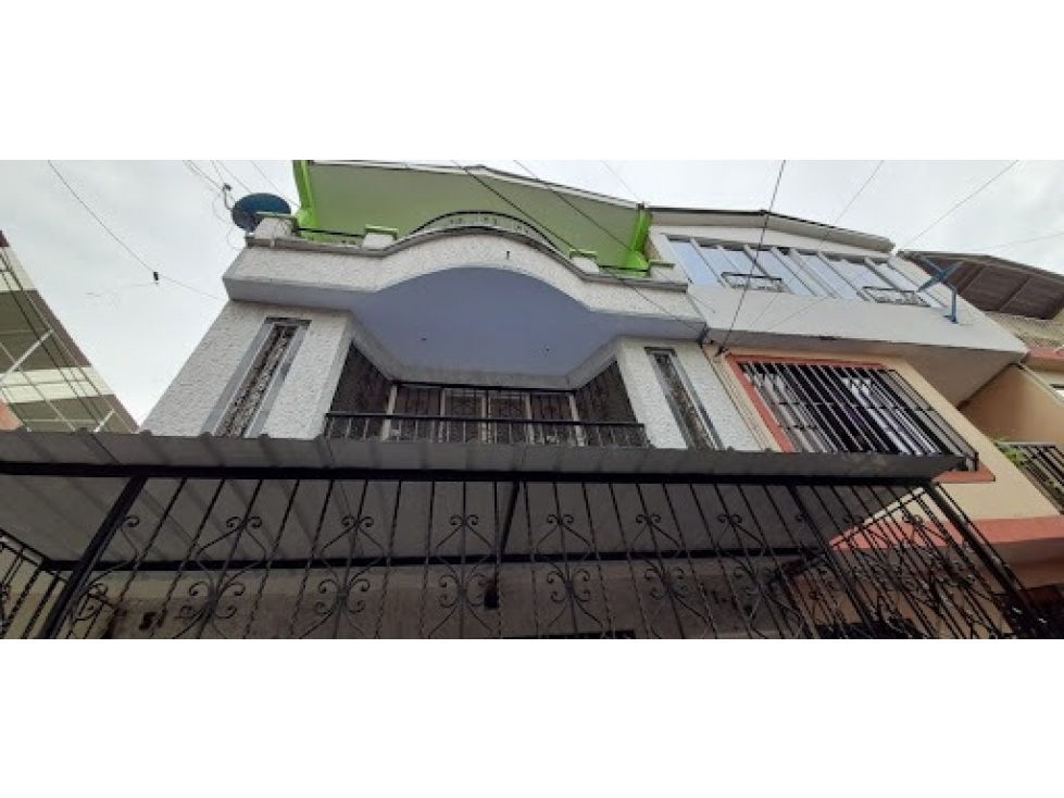 SE VENDE CASA C CORDOBA 3 PISOS INDEPENDIENTES, BENF RENTA RQ