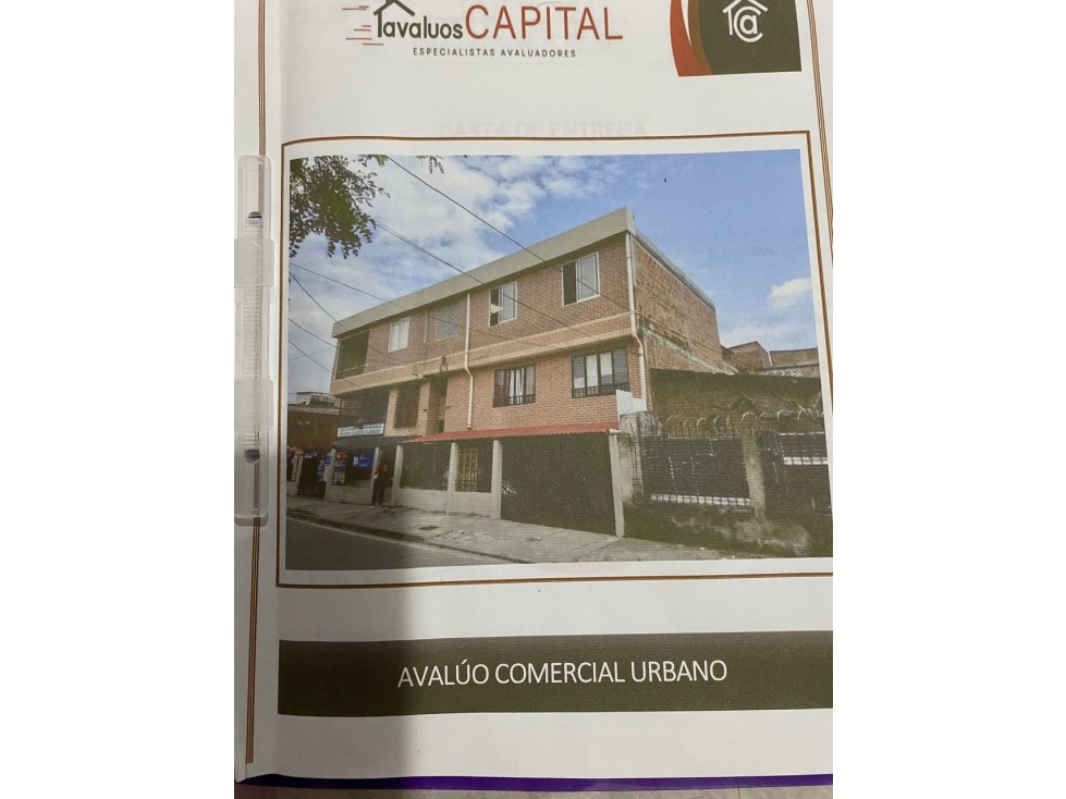 SE VENDE CASA ESQUINERA DE TRES NIVELES, UN LOCAL, 4 APARTAMENTOS — foto 3