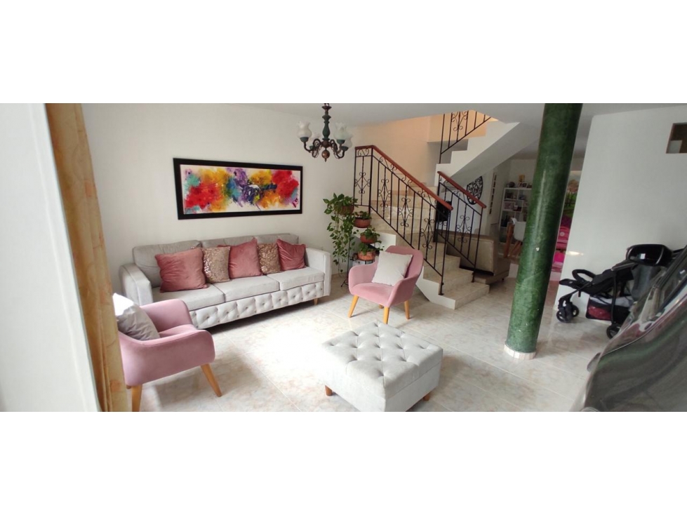 CASA EN VENTA CIUDAD 2000, 2 PISOS + TERRAZA 270M2 CONST. CH-DT