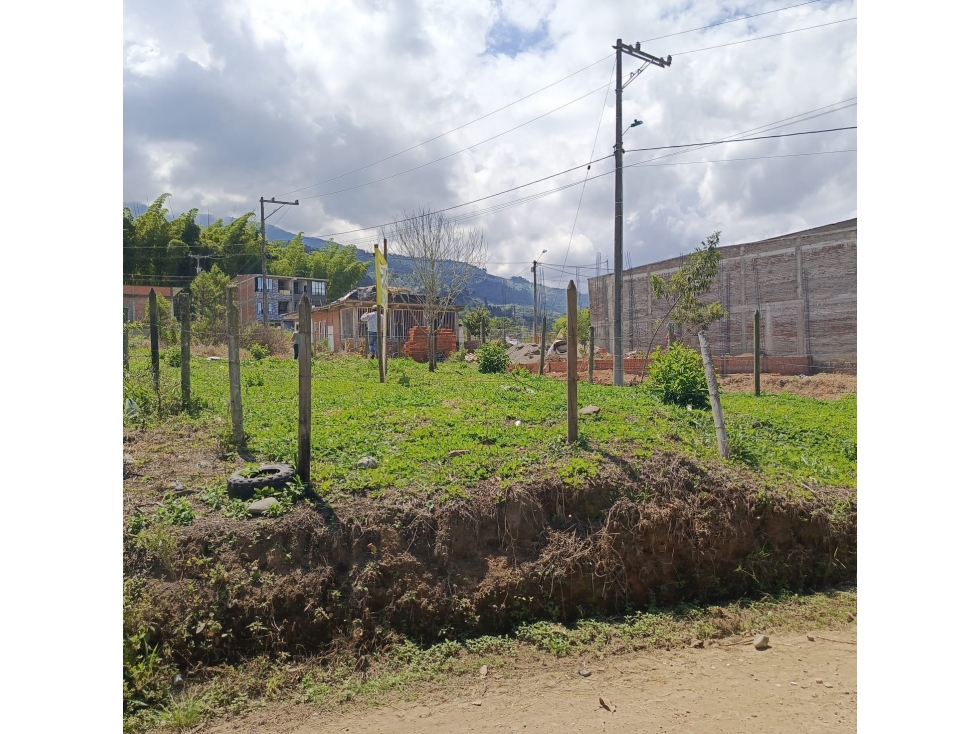 VENTA LOTE ESQUINERO DE 167M2 URB. CIUDADELA CALIMA-DARIEN CH - 1