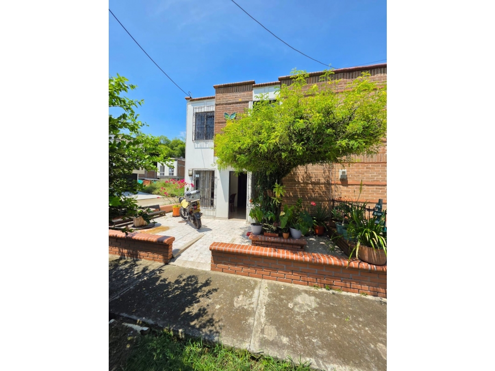 Casa esquinera EN VENTA Barrio La Linda Cartago Valle