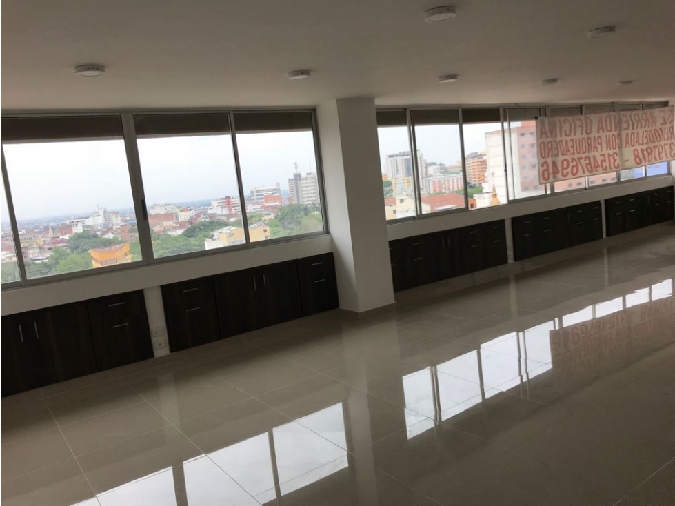 ALQUILER OFICINA EN GRANADA NORTE DE CALI