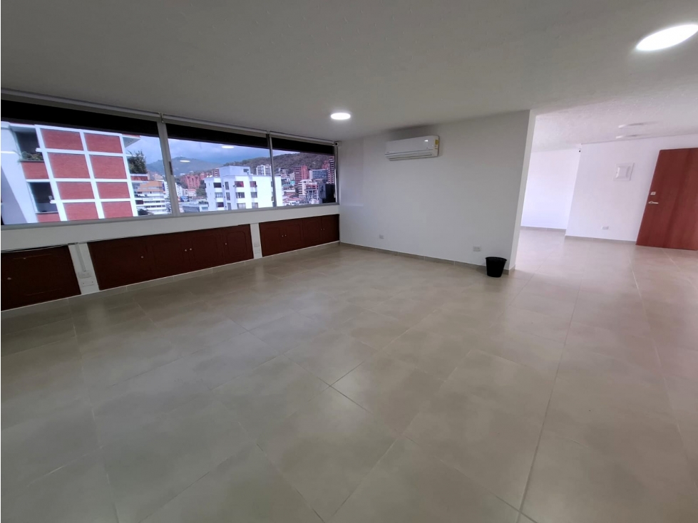 ALQUILER OFICINA AL NORTE DE CALI -GRANADA