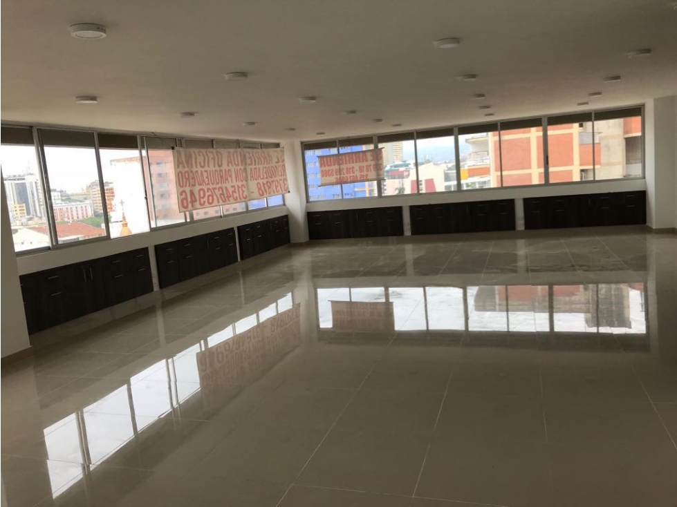 ALQUILER OFICINA EN GRANADA NORTE DE CALI — foto 2