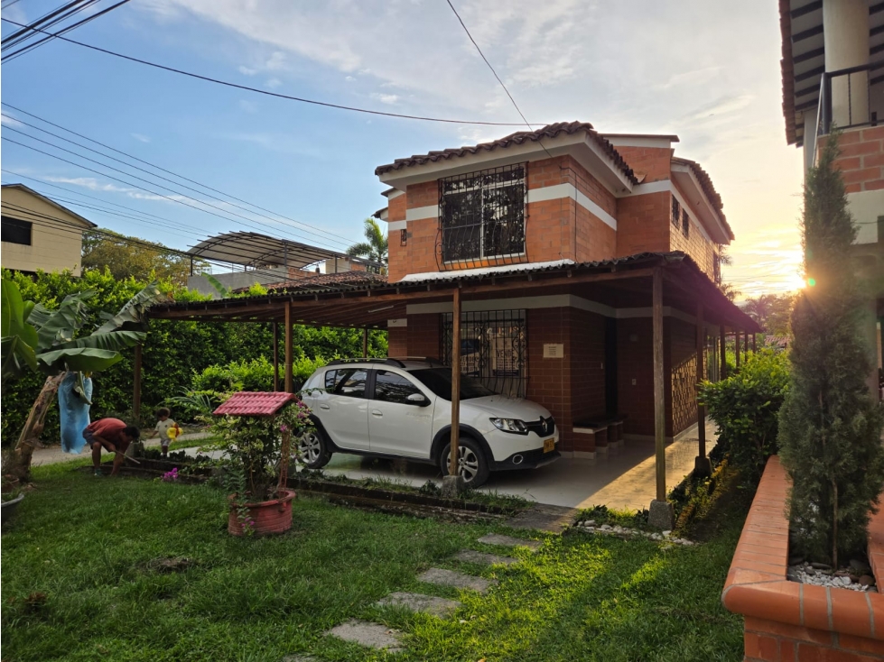 VENTA CASA EN URBANIZACION CAMPESTRE CARTAGO