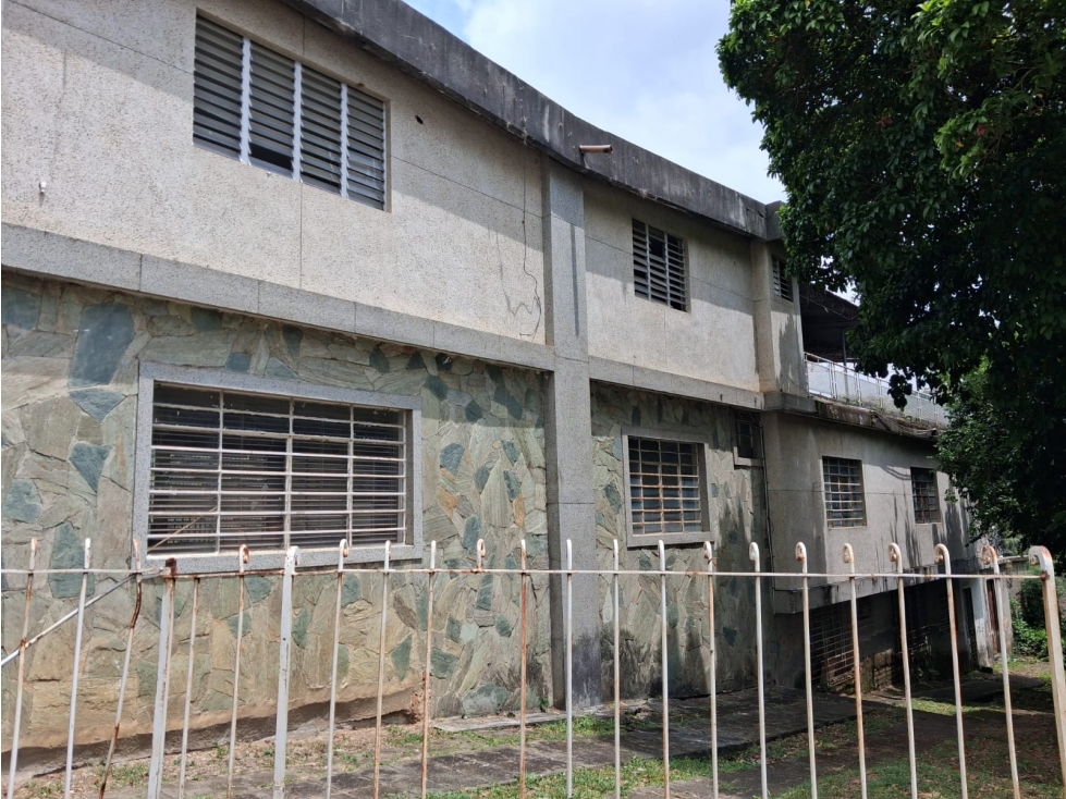 VENTA CASA LOTE ESQUINERA EN SANTA TERESITA OESTE DE CALI — foto 2