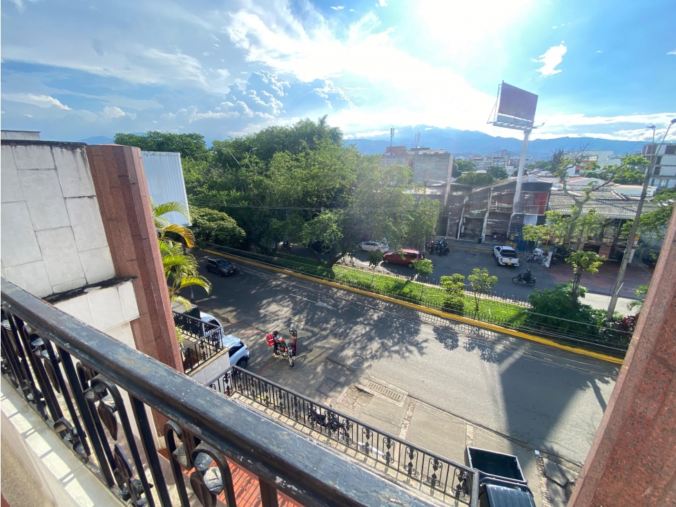 Alquiler Oficina en Ciudad Jardín Sur de Cali - 2