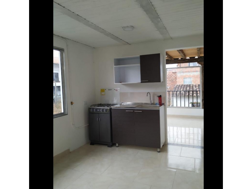 (V.I). CASA DE TRES NIVELES EN VENTA CARMEN DE VIBORAL, LA PALMA — foto 3